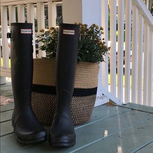 Black HUNTER boots, size 8